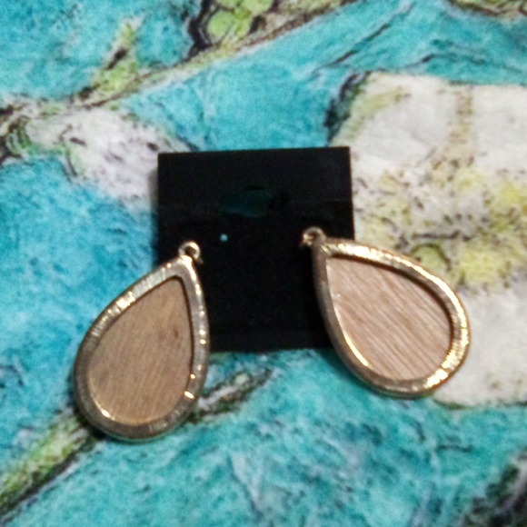 Teal wooden teardrop earrings - Picture 2 of 4